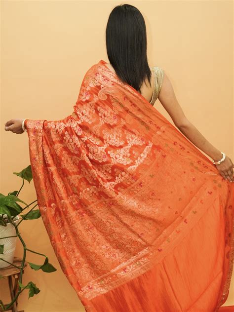 180 Sari.